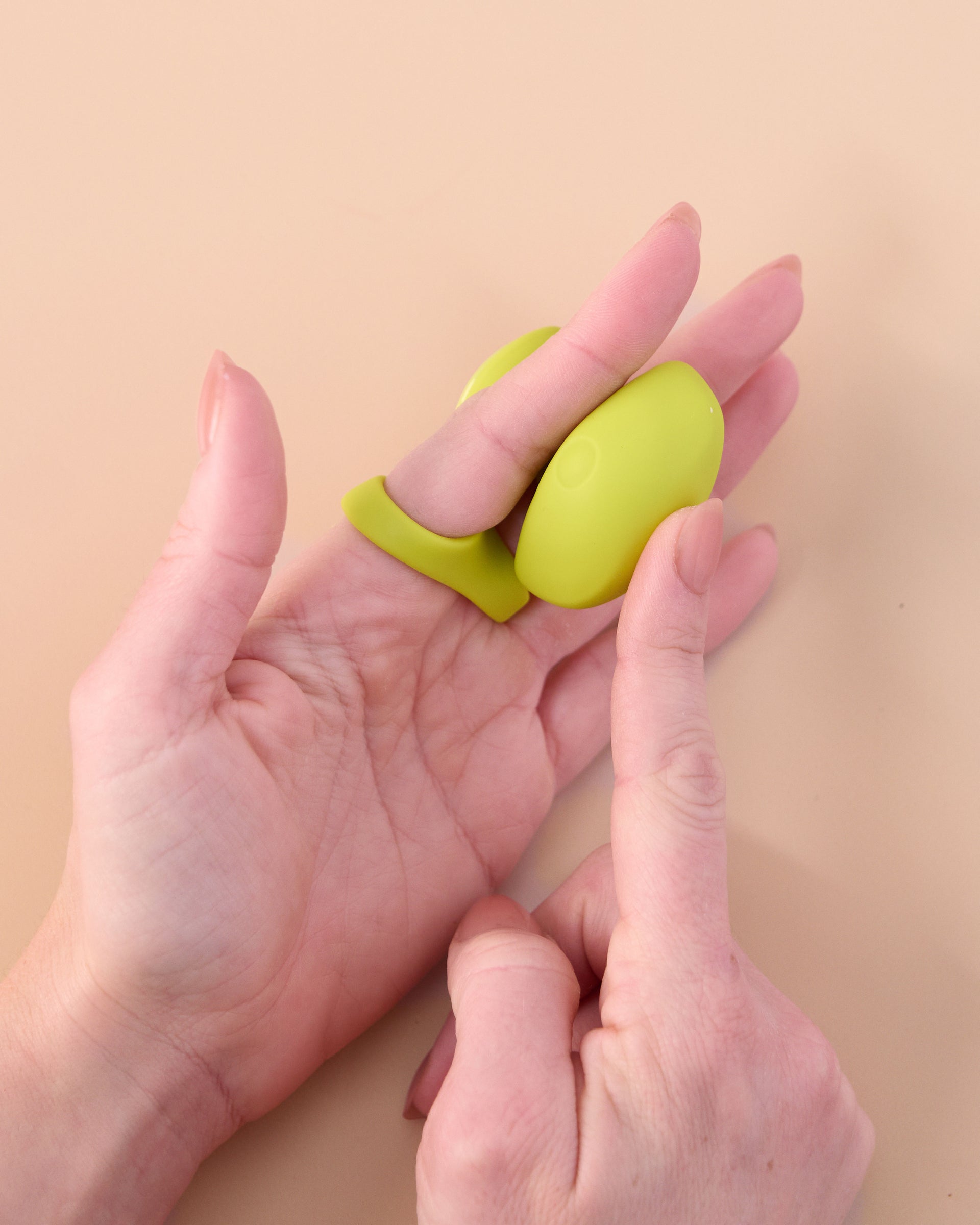 Fin Finger Vibrator